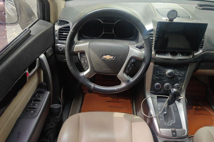 Used Chevrolet Captiva 2015 2.4L Two-Wheel Drive Urban Version 7 Seats Steering Wheel