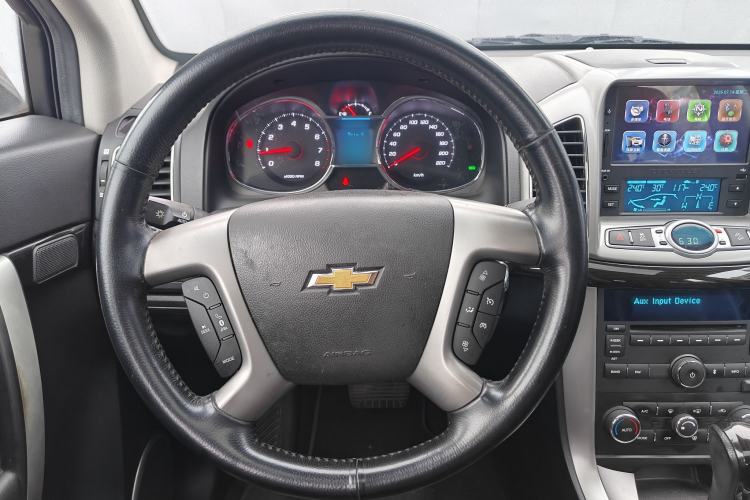 Used Chevrolet Captiva 2015 2.4L 4x4 Flagship Edition 7-Seater Steering Wheel