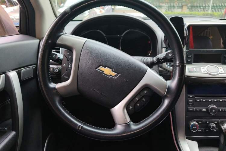 Used Chevrolet Captiva 2015 2.4L 4x4 Flagship Edition 7-Seater Steering Wheel