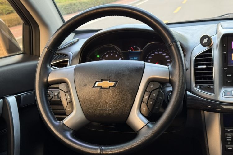 Used Chevrolet Captiva 2015 2.4L 4x4 Flagship Edition 7-Seater Steering Wheel