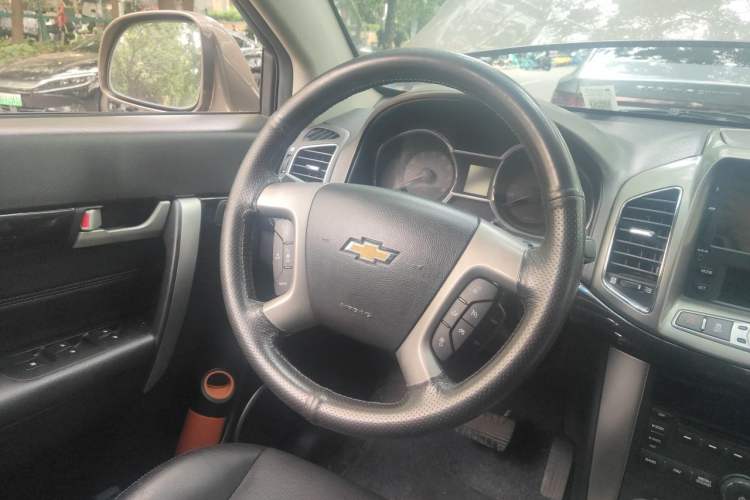 Used Chevrolet Captiva 2015 2.4L 4x4 Flagship Edition 7-Seater Steering Wheel