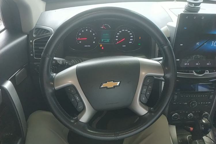 Used Chevrolet Captiva 2015 2.4L 4x4 Flagship Edition 7-Seater Steering Wheel