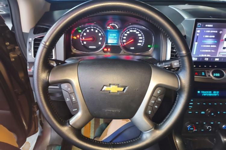 Used Chevrolet Captiva 2015 2.4L 4x4 Flagship Edition 7-Seater Steering Wheel