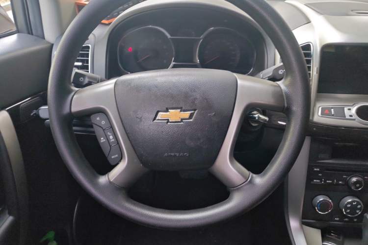 Used Chevrolet Captiva 2015 2.4L Two-Wheel Drive Urban Version 7 Seats Steering Wheel