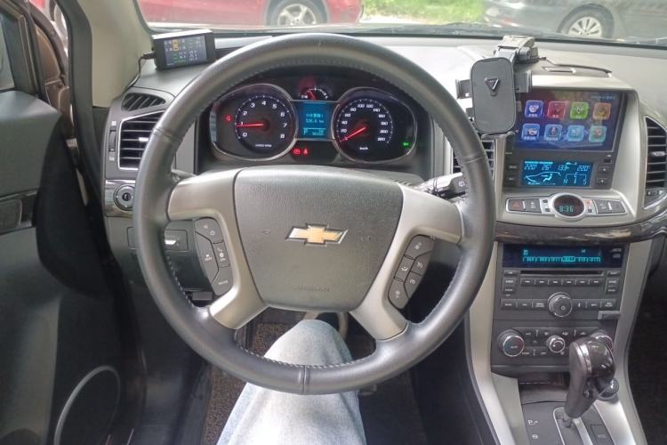 Used Chevrolet Captiva 2015 2.4L 4x4 Flagship Edition 7-Seater Steering Wheel