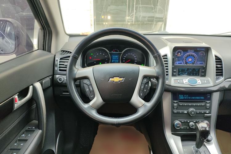 Used Chevrolet Captiva 2015 2.4L 4x4 Flagship Edition 7-Seater Steering Wheel