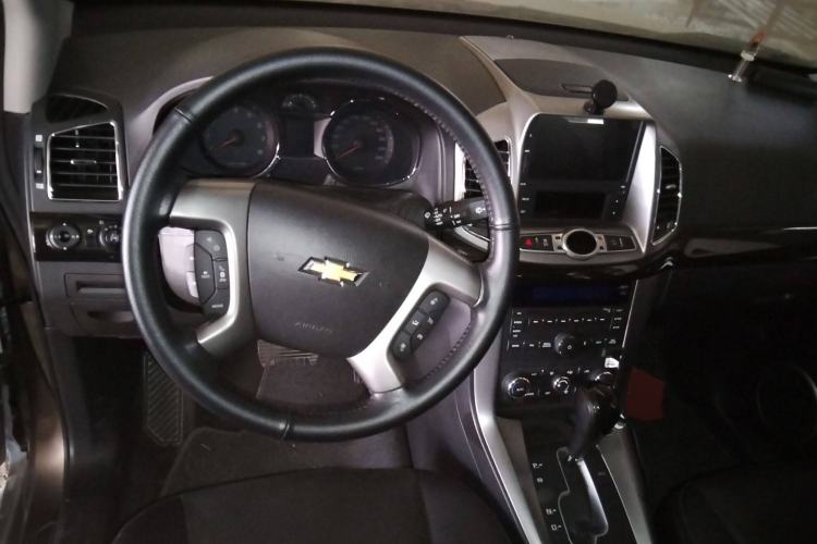 Used Chevrolet Captiva 2015 2.4L 4x4 Flagship Edition 7-Seater Steering Wheel