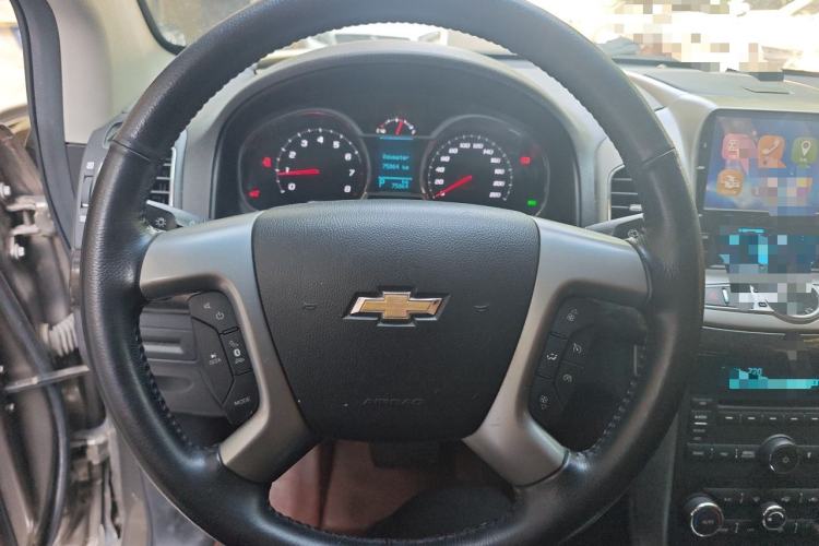 Used Chevrolet Captiva 2015 2.4L 4x4 Flagship Edition 7-Seater Steering Wheel