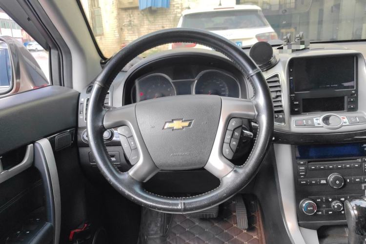 Used Chevrolet Captiva 2015 2.4L 4x4 Flagship Edition 7-Seater Steering Wheel