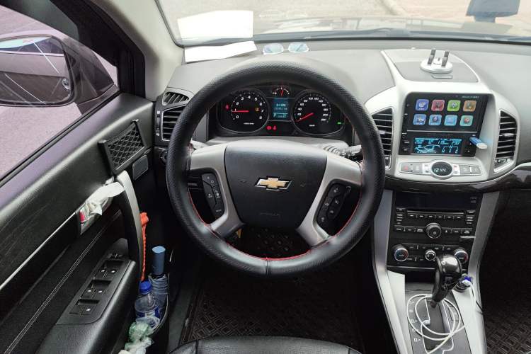 Used Chevrolet Captiva 2015 2.4L 4x4 Flagship Edition 7-Seater Steering Wheel