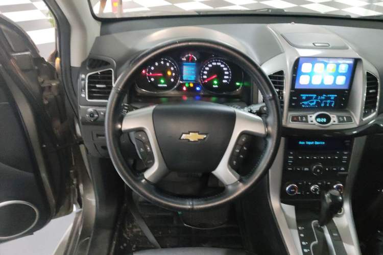 Used Chevrolet Captiva 2015 2.4L 4x4 Flagship Edition 7-Seater Steering Wheel