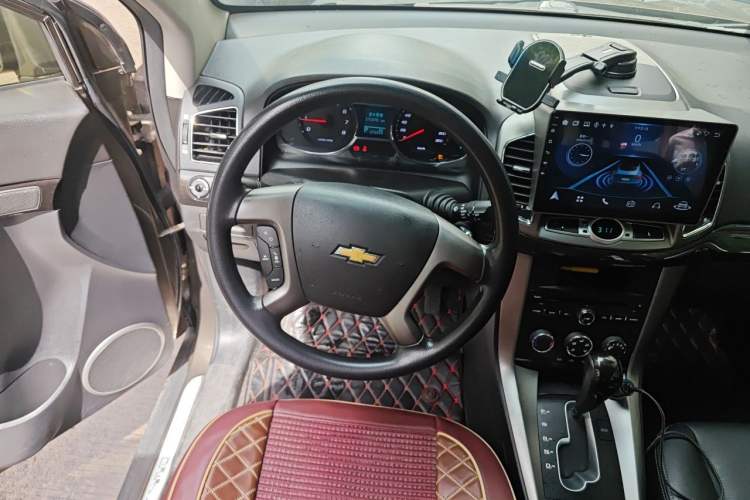 Used Chevrolet Captiva 2015 2.4L Two-Wheel Drive Urban Version 7 Seats Steering Wheel