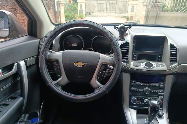 Used Chevrolet Captiva 2015 2.4L 4x4 Flagship Edition 7-Seater Steering Wheel