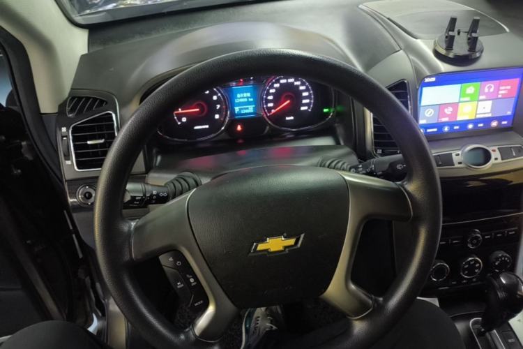 Used Chevrolet Captiva 2015 2.4L Two-Wheel Drive Urban Version 7 Seats Steering Wheel