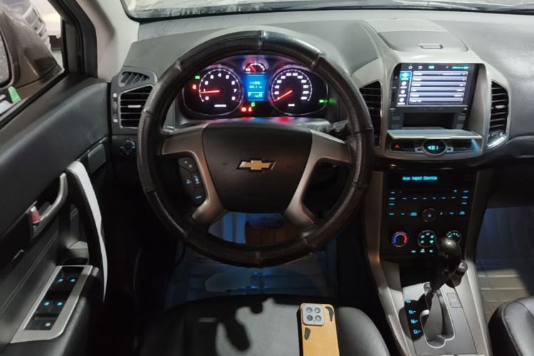 Used Chevrolet Captiva 2015 2.4L Two-Wheel Drive Urban Version 7 Seats Steering Wheel