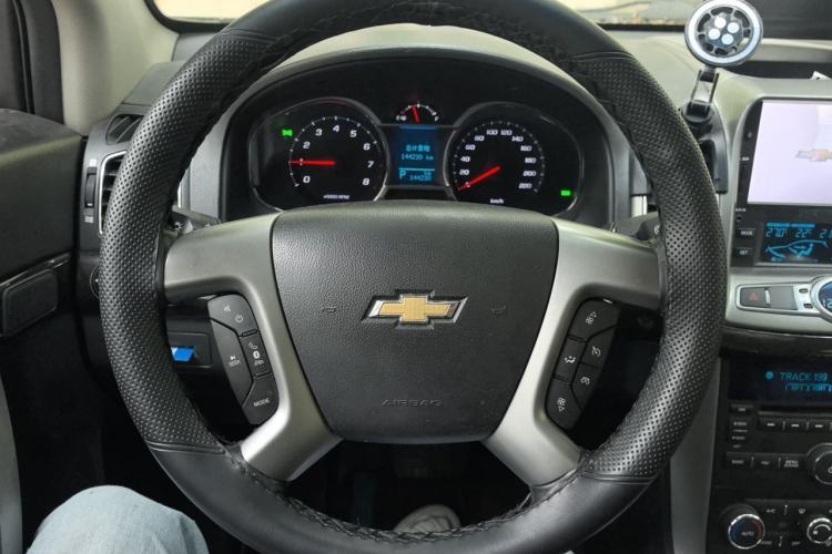 Used Chevrolet Captiva 2015 2.4L 4x4 Flagship Edition 7-Seater Steering Wheel