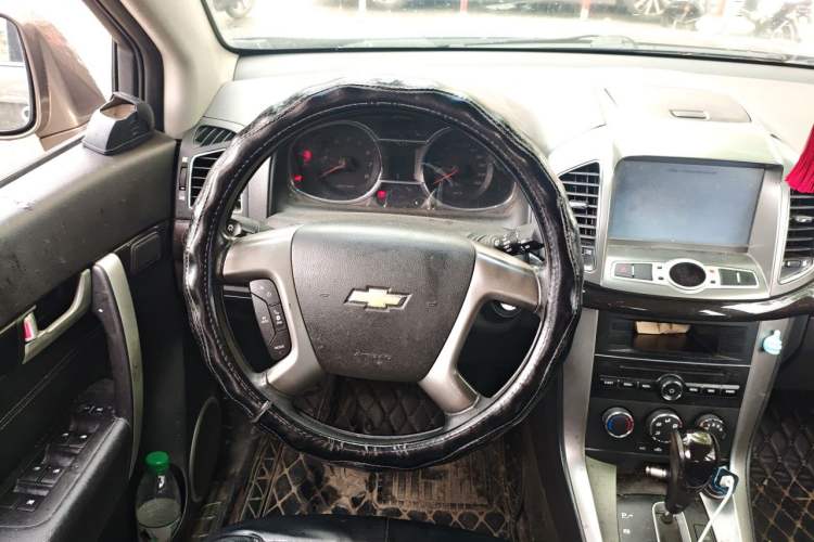 Used Chevrolet Captiva 2015 2.4L Two-Wheel Drive Urban Version 7 Seats Steering Wheel