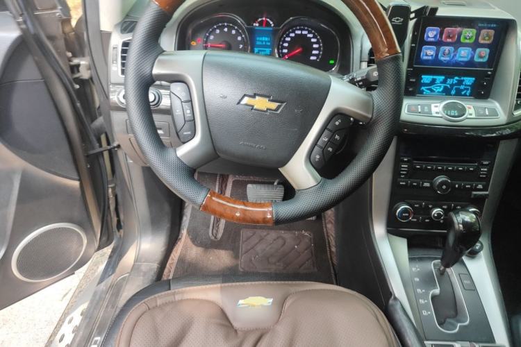 Used Chevrolet Captiva 2015 2.4L 4x4 Flagship Edition 7-Seater Steering Wheel