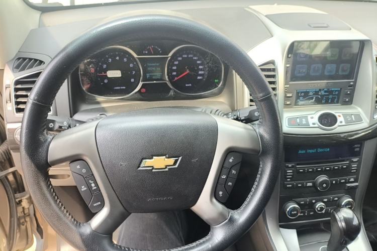 Used Chevrolet Captiva 2015 2.4L 4x4 Flagship Edition 7-Seater Steering Wheel