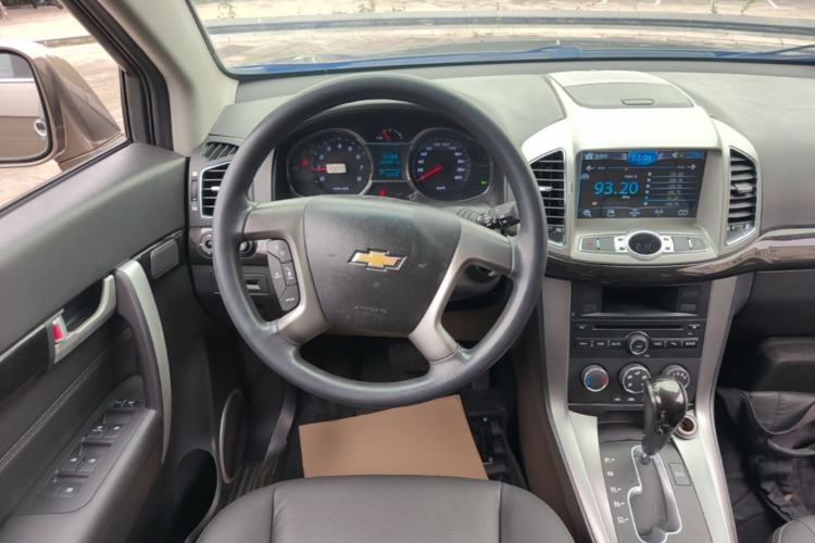 Used Chevrolet Captiva 2015 2.4L Two-Wheel Drive Urban Version 7 Seats Steering Wheel