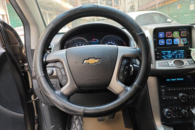 Used Chevrolet Captiva 2015 2.4L 4x4 Flagship Edition 7-Seater Steering Wheel