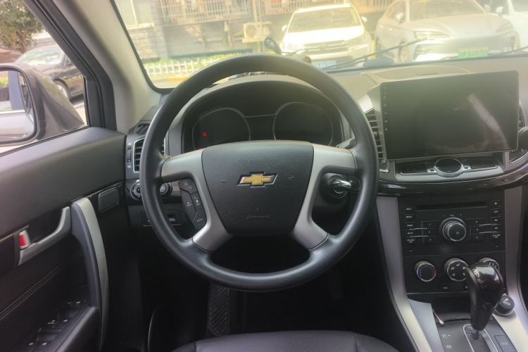 Used Chevrolet Captiva 2015 2.4L Two-Wheel Drive Urban Version 7 Seats Steering Wheel