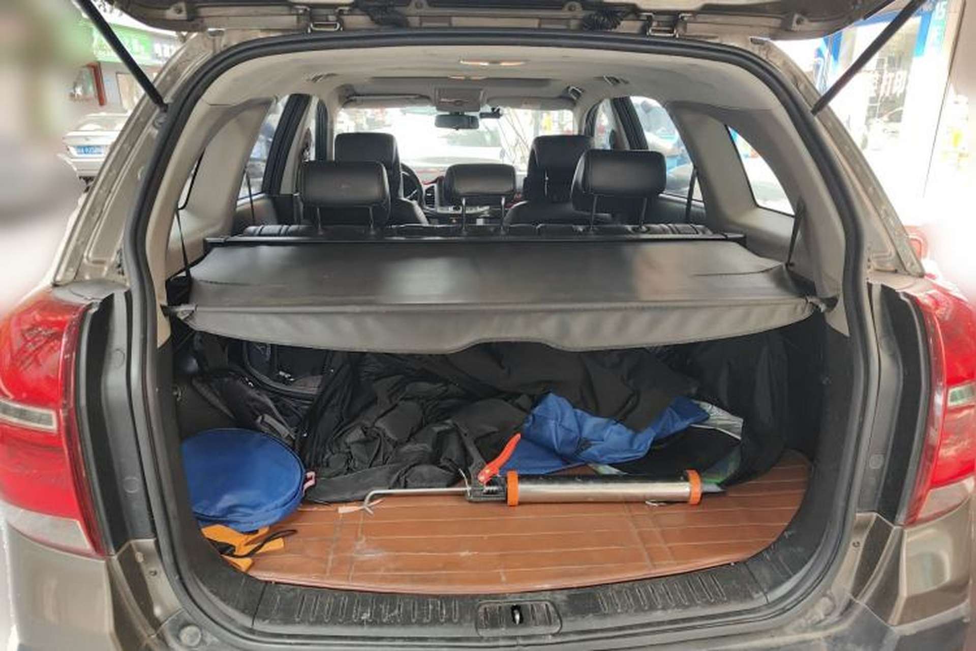 Used Chevrolet Captiva 2015 2.4L 4x4 Flagship Edition 7-Seater Trunk