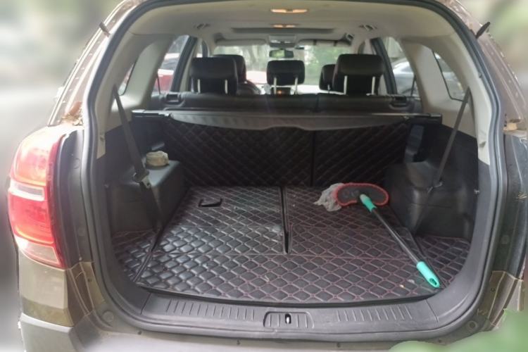 Used Chevrolet Captiva 2015 2.4L 4x4 Flagship Edition 7-Seater Trunk