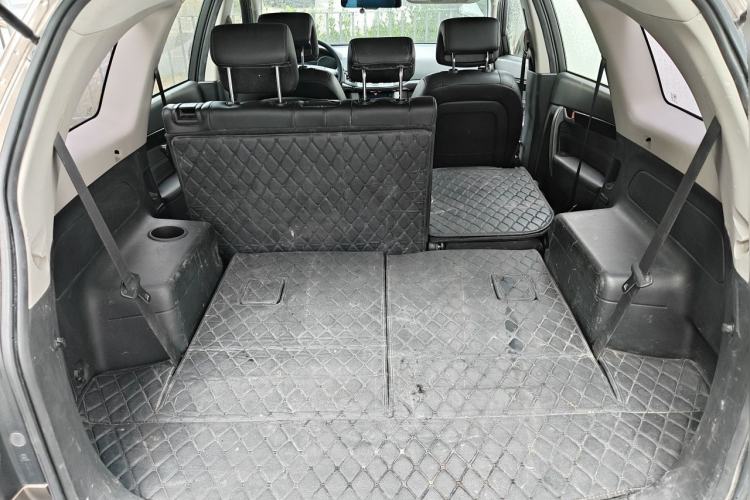 Used Chevrolet Captiva 2015 2.4L Two-Wheel Drive Urban Version 7 Seats Trunk