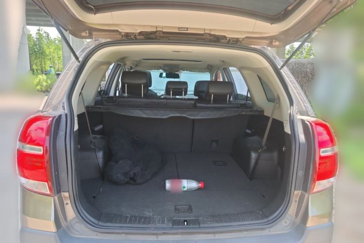 Used Chevrolet Captiva 2015 2.4L Two-Wheel Drive Urban Version 7 Seats Trunk