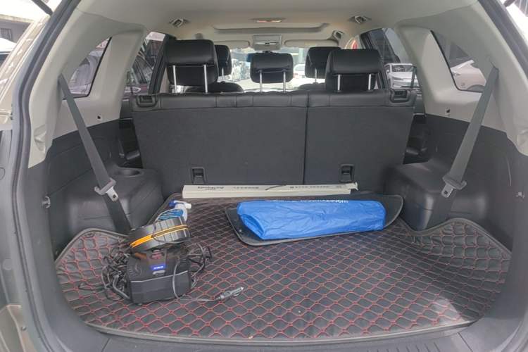 Used Chevrolet Captiva 2015 2.4L Two-Wheel Drive Urban Version 7 Seats Trunk