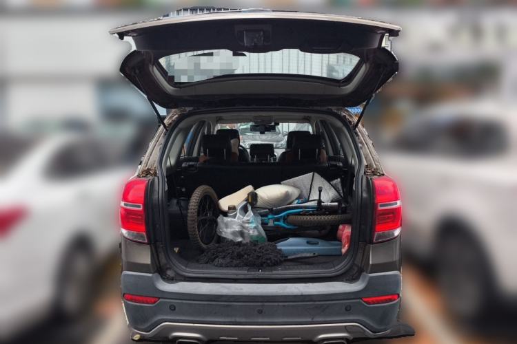 Used Chevrolet Captiva 2015 2.4L 4x4 Flagship Edition 7-Seater Trunk