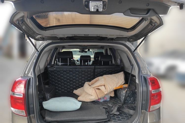 Used Chevrolet Captiva 2015 2.4L 4x4 Flagship Edition 7-Seater Trunk