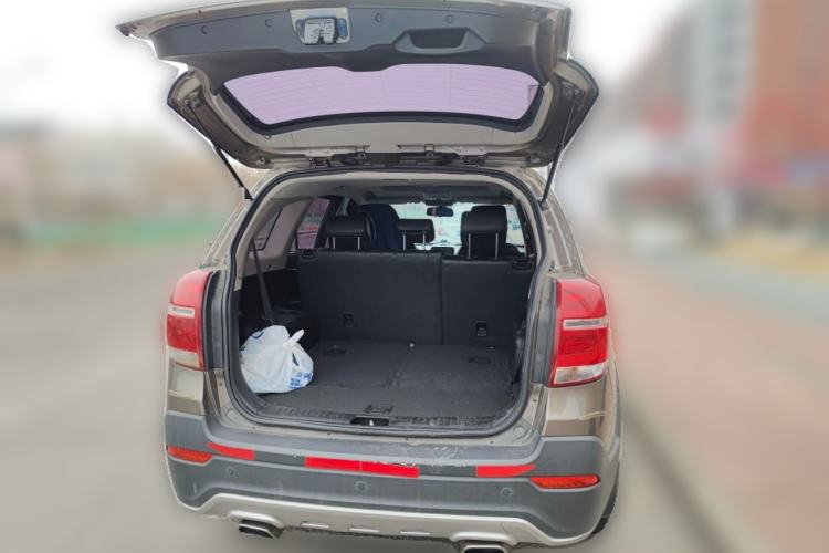 Used Chevrolet Captiva 2015 2.4L 4x4 Flagship Edition 7-Seater Trunk