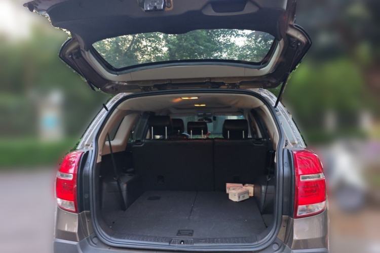 Used Chevrolet Captiva 2015 2.4L 4x4 Flagship Edition 7-Seater Trunk