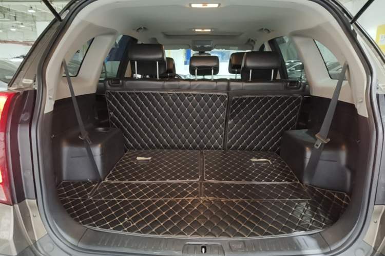 Used Chevrolet Captiva 2015 2.4L Two-Wheel Drive Urban Version 7 Seats Trunk