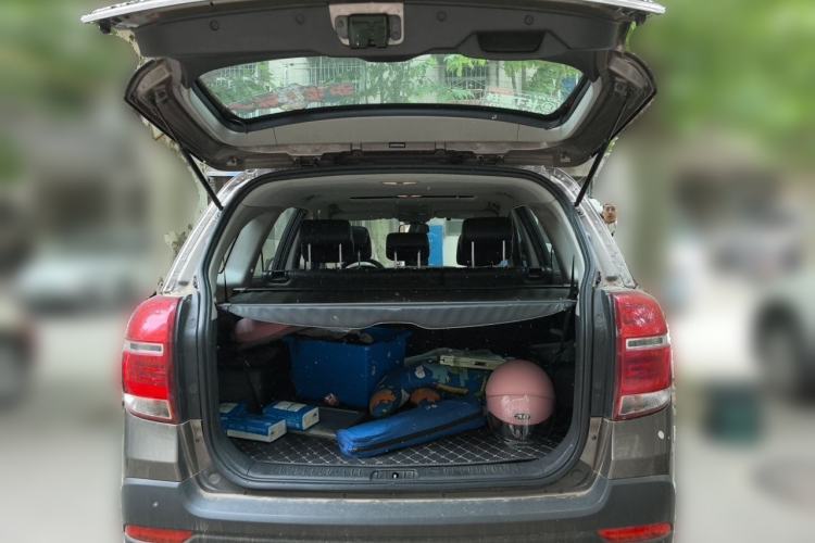Used Chevrolet Captiva 2015 2.4L 4x4 Flagship Edition 7-Seater Trunk