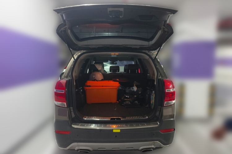 Used Chevrolet Captiva 2015 2.4L 4x4 Flagship Edition 7-Seater Trunk