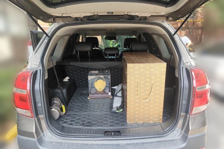 Used Chevrolet Captiva 2015 2.4L 4x4 Flagship Edition 7-Seater Trunk