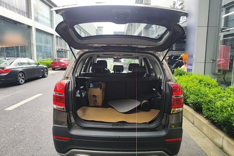 Used Chevrolet Captiva 2015 2.4L Two-Wheel Drive Urban Version 7 Seats Trunk