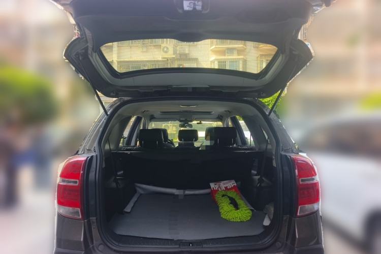 Used Chevrolet Captiva 2015 2.4L Two-Wheel Drive Urban Version 7 Seats Trunk