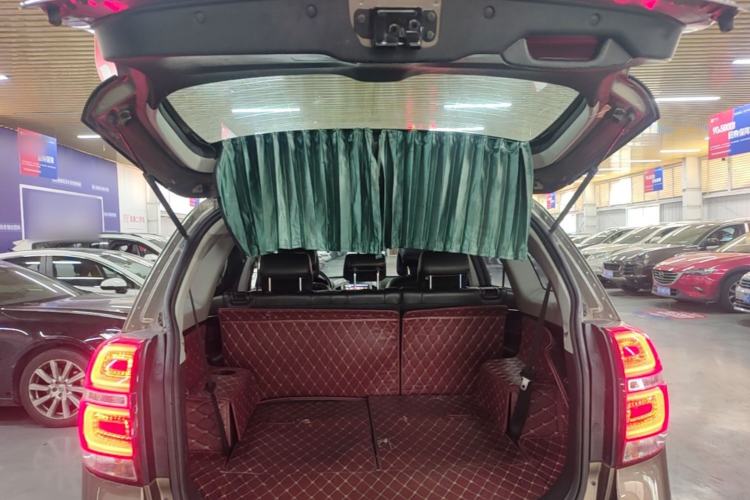 Used Chevrolet Captiva 2015 2.4L Two-Wheel Drive Urban Version 7 Seats Trunk