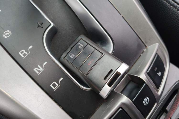 Used Chevrolet Captiva 2015 2.4L 4x4 Flagship Edition 7-Seater Vehicle Key
