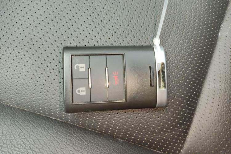 Used Chevrolet Captiva 2015 2.4L 4x4 Flagship Edition 7-Seater Vehicle Key