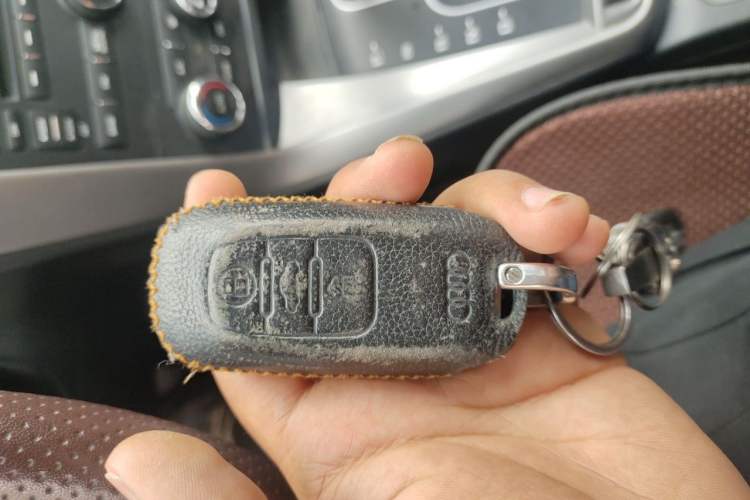 Used Chevrolet Captiva 2015 2.4L 4x4 Flagship Edition 7-Seater Vehicle Key