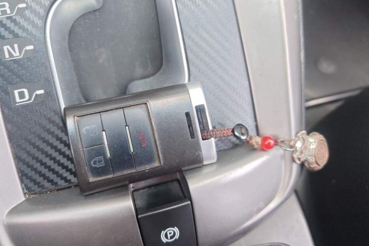 Used Chevrolet Captiva 2015 2.4L Two-Wheel Drive Urban Version 7 Seats Vehicle Key