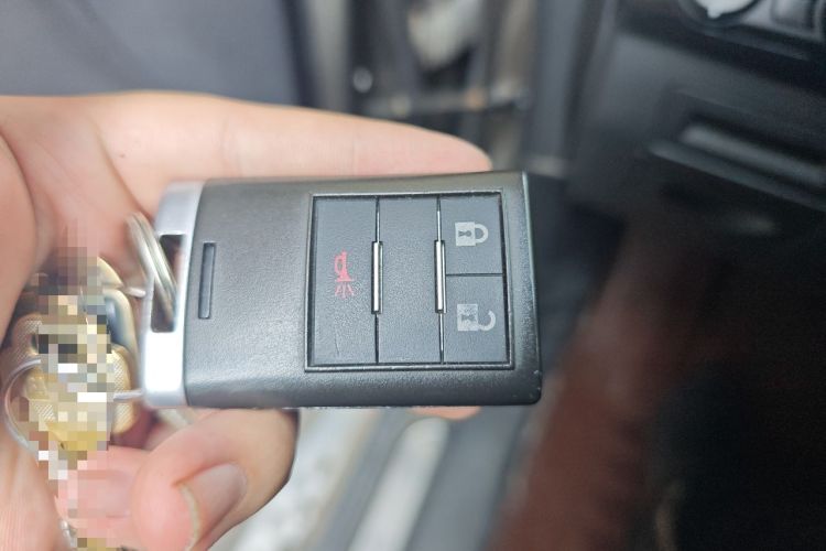 Used Chevrolet Captiva 2015 2.4L 4x4 Flagship Edition 7-Seater Vehicle Key