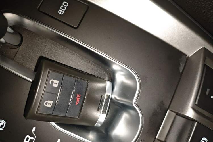 Used Chevrolet Captiva 2015 2.4L 4x4 Flagship Edition 7-Seater Vehicle Key