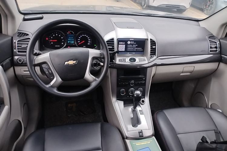 Used Chevrolet Captiva 2015 2.4L Two-Wheel Drive Urban Version 5 Seats Center Console