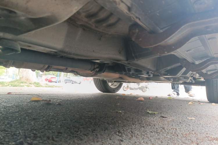 Used Chevrolet Captiva 2015 2.4L 4x4 Flagship Edition 7-Seater Chassis Front Left